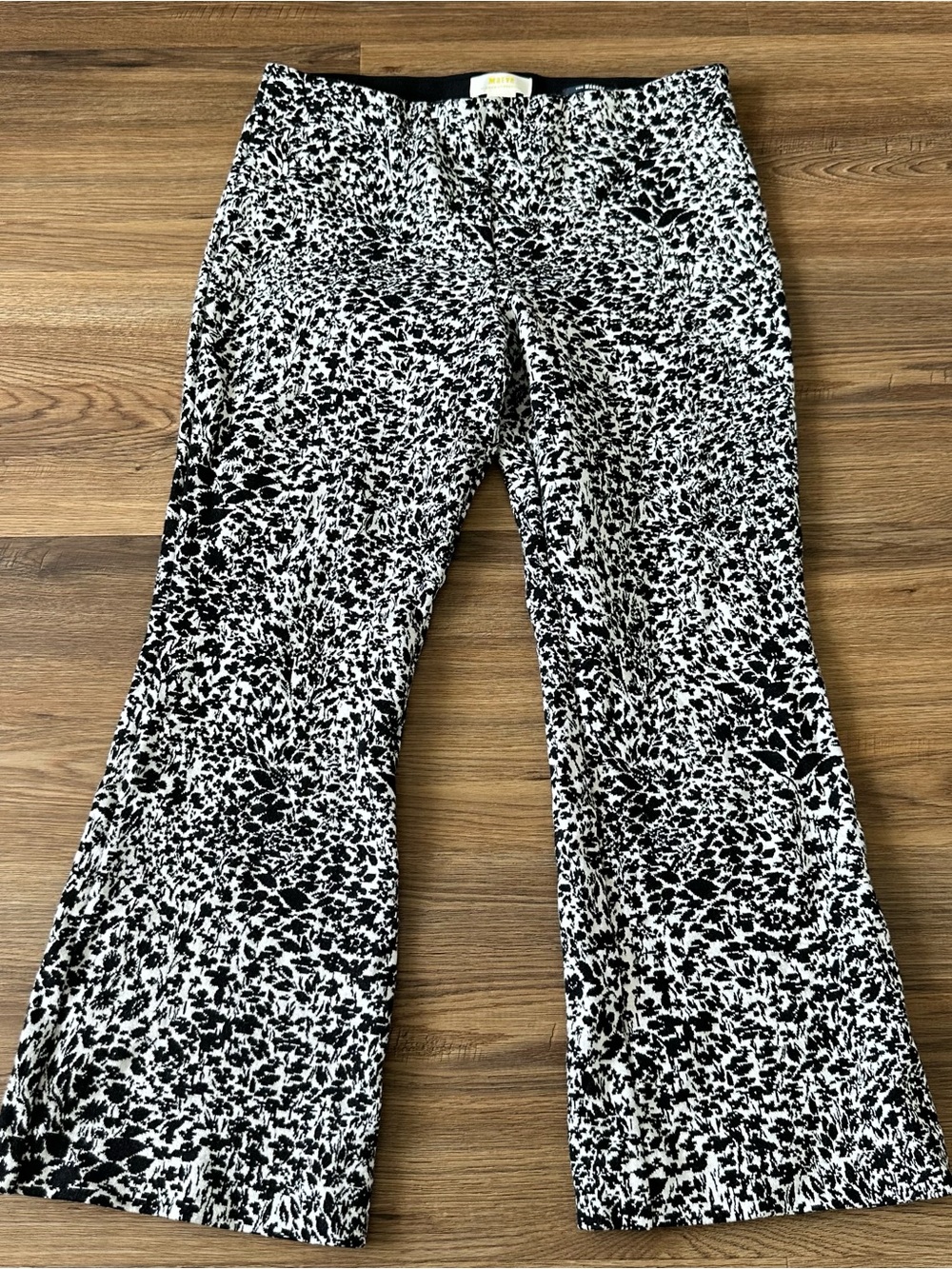 Anthropologie Maeve Margot Kick Flare Cropped Pants Floral Black White Small Pet